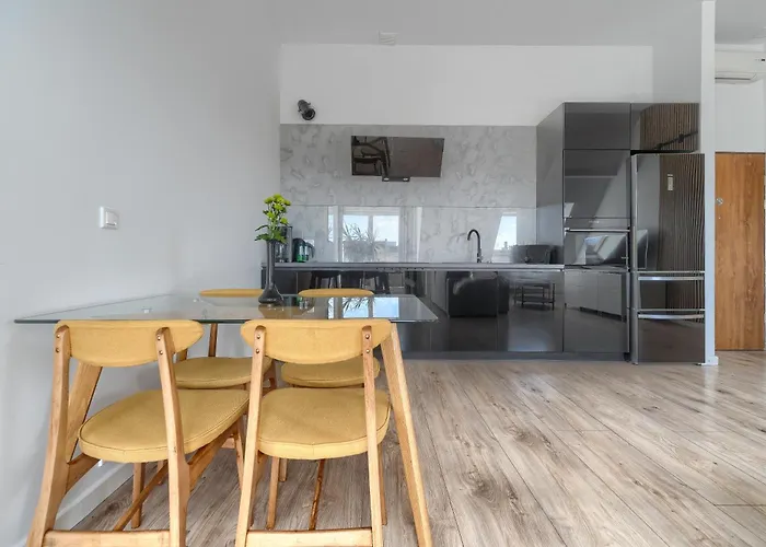 Z 1 Sypialnia I Balkonem 1899 By Platinum *