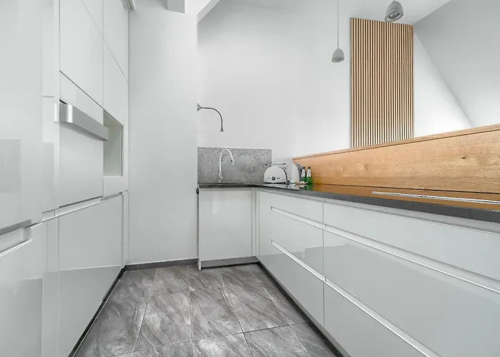 Z 1 Sypialnia I Balkonem 1899 By Platinum Estetino